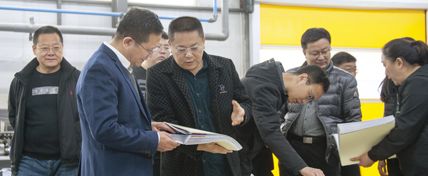 侯景濱走訪印刷、影像市場